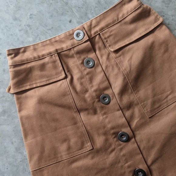 Like New Tan Cotton Button Down Skirt with Pockets - Picture 2 of 6